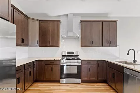 910 Duff Bambury Ct, Schenectady, NY 12306 photo 15