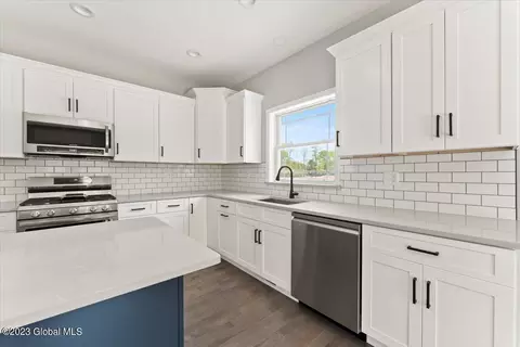 910 Duff Bambury Ct, Schenectady, NY 12306 photo 6