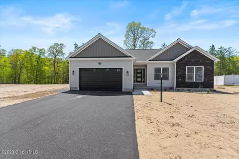 910 Duff Bambury Ct, Schenectady, NY 12306