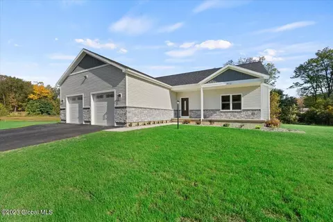 910 Duff Bambury Ct, Schenectady, NY 12306 photo 9