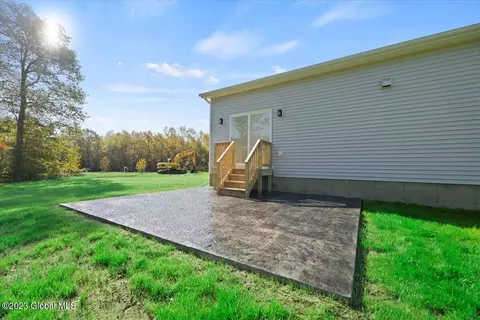 910 Duff Bambury Ct, Schenectady, NY 12306 photo 10