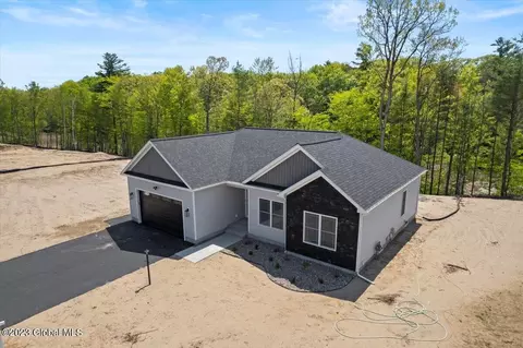 908 Duff Bambury Ct, Schenectady, NY 12306