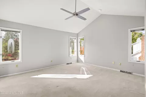 2 Riverdale Rd, Niskayuna, NY 12309 photo 18