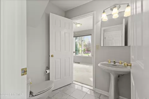 2 Riverdale Rd, Niskayuna, NY 12309 photo 27