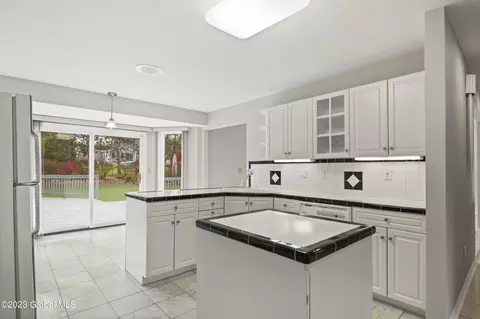 2 Riverdale Rd, Niskayuna, NY 12309 photo 9