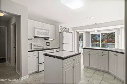 2 Riverdale Rd, Niskayuna, NY 12309 photo 10
