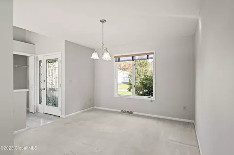 2 Riverdale Rd, Niskayuna, NY 12309 photo 12