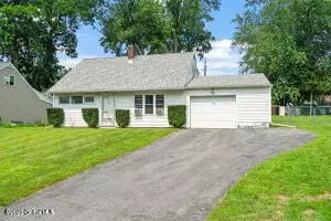 886 Obrien Ave, Schenectady, NY 12303