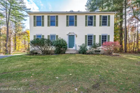 97 Willow St, Guilderland, NY 12084