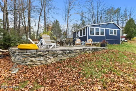 16 Burzee Dr, Schroon Lake, NY 12870