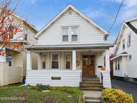 7 Mapleridge Ave, Albany, NY 12209