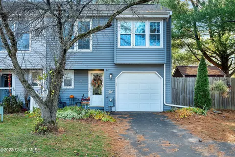 37 Lexington Dr, Clifton Park, NY 12065