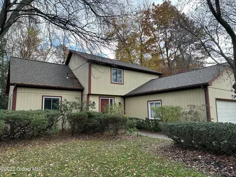 200 Lancashire Pl, Niskayuna, NY 12309