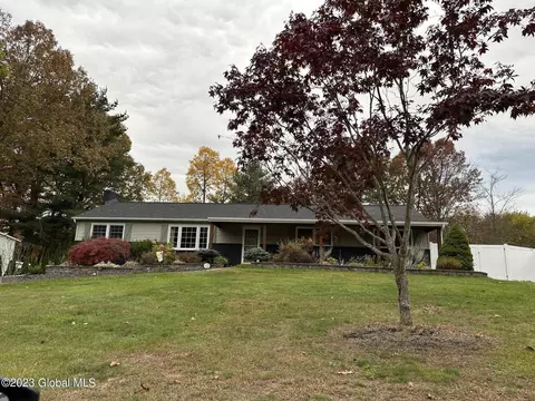 22 Sunrise Ter, Clifton Park, NY 12065