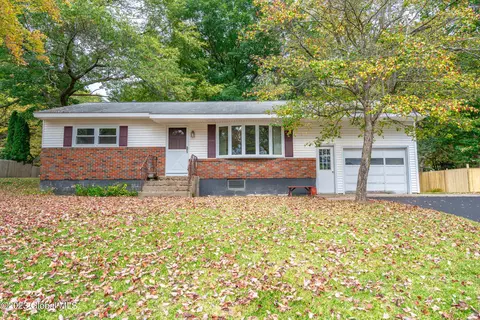 34 St Jude Ln, Glenville, NY 12302