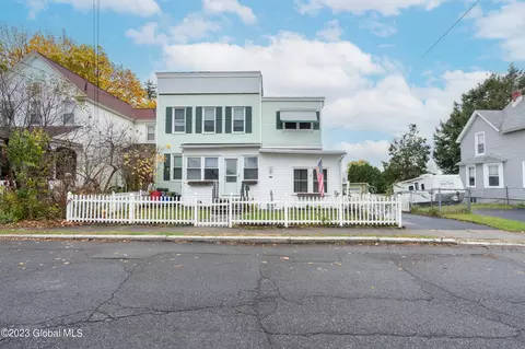 1723 5th St, Rensselaer, NY 12144