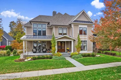 11 Oak Ridge Blvd, Saratoga Springs, NY 12866