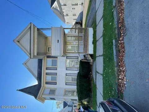 48 Arnold Ave, Amsterdam, NY 12010