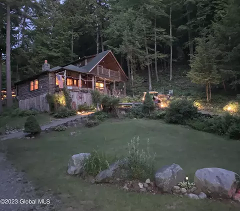 2015 S Lake George Way, Putnam Station, NY 12861