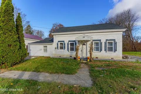 11 Argyle St, Fort Edward, NY 12828