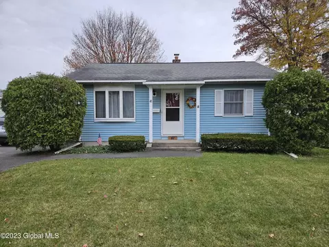 41 Oakwood Dr, Albany, NY 12205