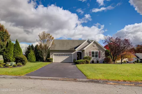 1 Newburry Ct, Clifton Park, NY 12065