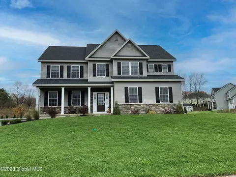 15 Appleton St, Ballston Lake, NY 12019