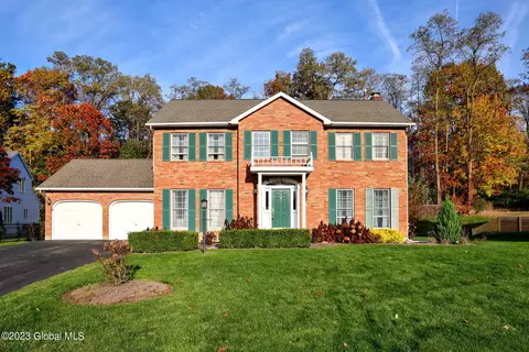 37 Barrington Ct, Schenectady, NY 12309