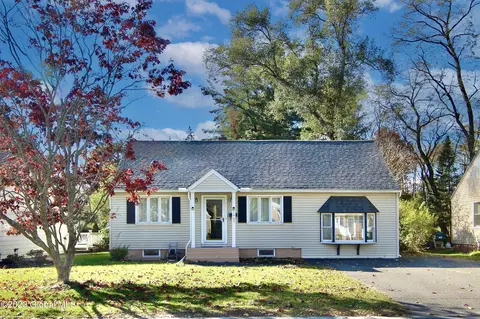 1037 Mckinley Ave, Schenectady, NY 12303