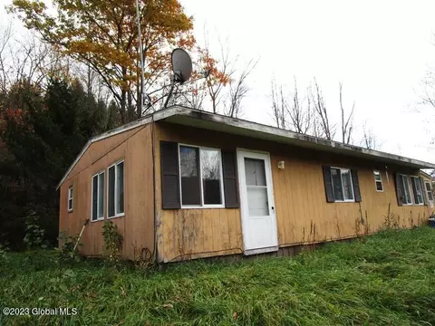 121 Two Post Ln, Warnerville, NY 12187