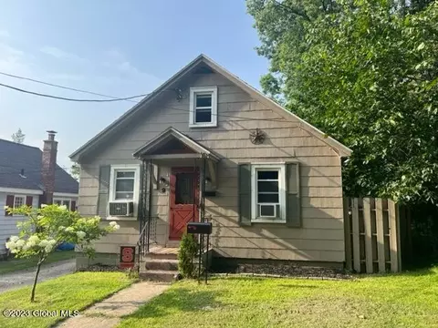 9 Griffin St, Gloversville, NY 12078