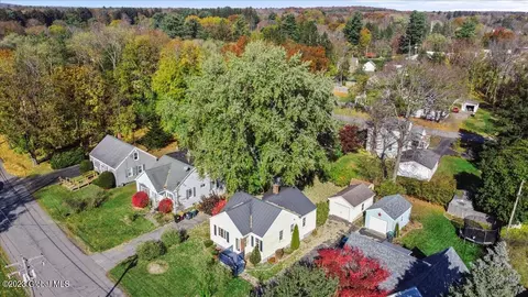3 Surrey Rd, Schenectady, NY 12302 photo 3