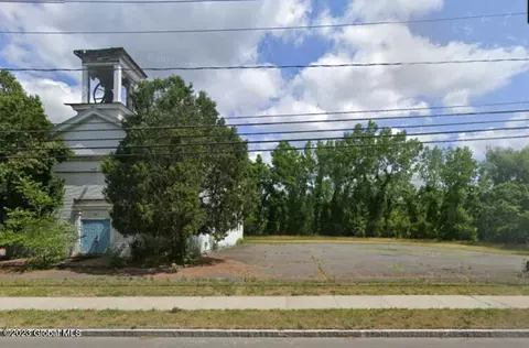 387 Krumkill Rd, Albany, NY 12203