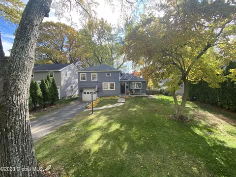 2052 Baker Ave, Schenectady, NY 12309