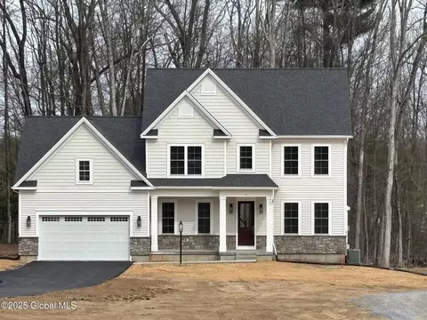 9 Jennifer Ln, Ballston Spa, NY 12020