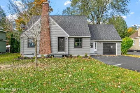 269 Swaggertown Rd, Glenville, NY 12302