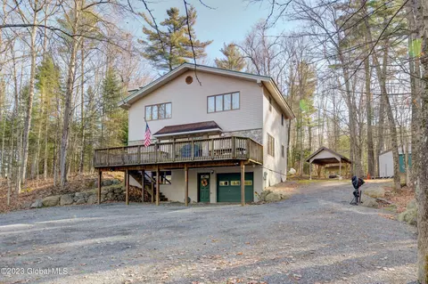 112 Lakeside Ln, Lake Pleasant, NY 12108