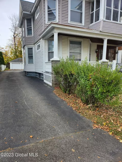 1025 Baker Ave, Schenectady, NY 12309 photo 2