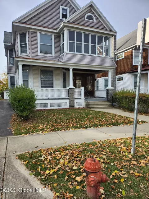 1025 Baker Ave, Schenectady, NY 12309
