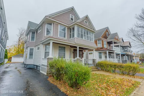 1025 Baker Ave, Schenectady, NY 12309 photo 11