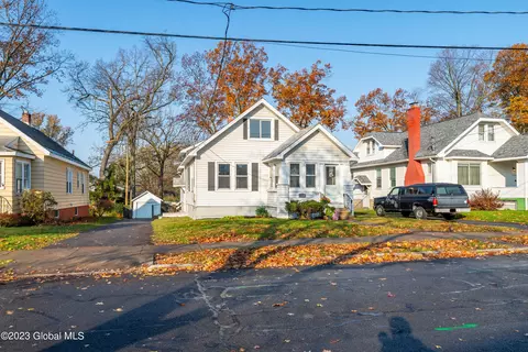 1239 Garner Ave, Schenectady, NY 12309 photo 3