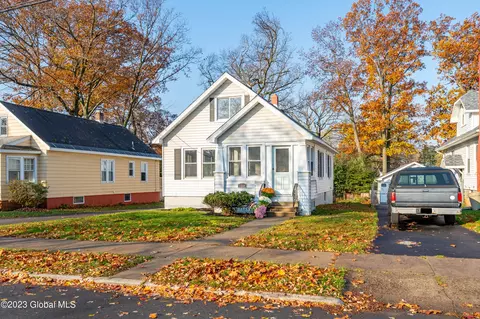 1239 Garner Ave, Schenectady, NY 12309 photo 2