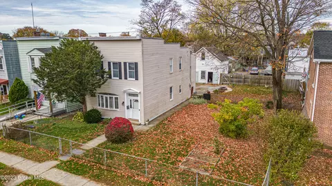 515 6th Ave, Troy, NY 12182