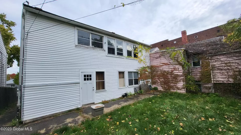 252 Remsen St, Cohoes, NY 12047 33 Photos Movoto