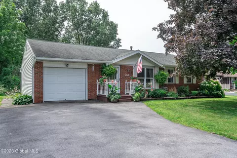 266 Grand Ave, Saratoga Springs, NY 12866