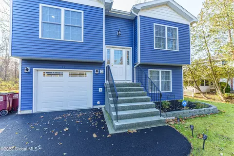 19 Start Ave, Rensselaer, NY 12144