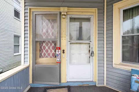 869 Eastern Ave, Schenectady, NY 12308 photo 3