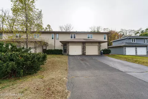 44 Velina Dr, Albany, NY 12203
