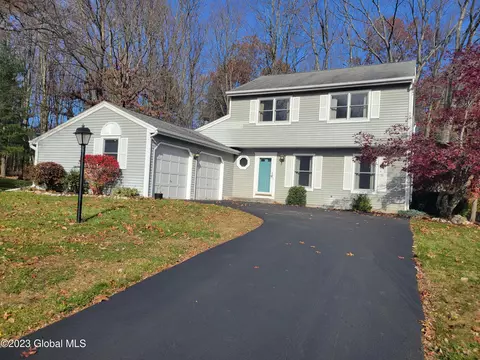 11 Hiawatha Dr, Clifton Park, NY 12065