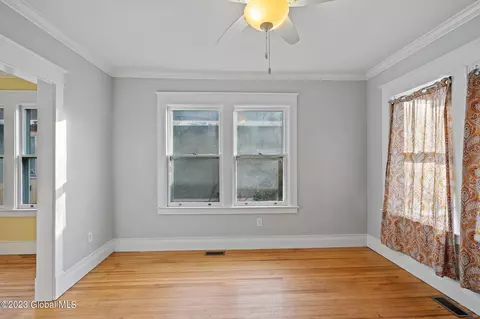 1316 Baker Ave, Schenectady, NY 12309 photo 9